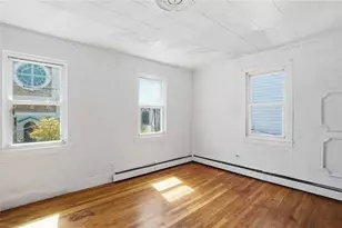 8 Mann Ave, Newport, RI 02840 - Photo 17