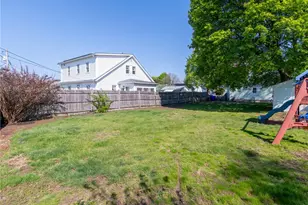 25 Mowry St, Pawtucket, RI 02861 - Photo 21