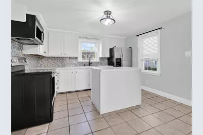 25 Mowry Street, Pawtucket, RI 02861 - Photo 15