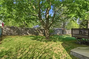 365 Maple St, Warwick, RI 02888 - Photo 19