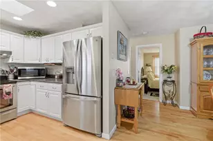 365 Maple St, Warwick, RI 02888 - Photo 7