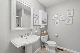 32 Sunny View Ct, Warwick, RI 02886 - Photo 29