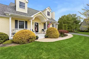32 Sunny View Ct, Warwick, RI 02886 - Photo 3