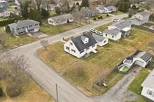 92 Bracket Ave, Tiverton, RI 02878 - Photo 37