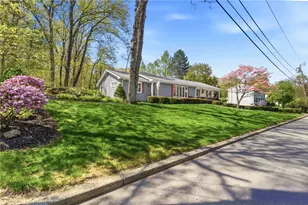7 Meadowbrook Rd, Lincoln, RI 02865 - Photo 3