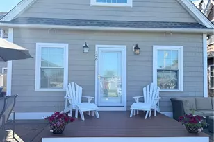 64 Burnside Ave, Narragansett, RI 02882 - Photo 3
