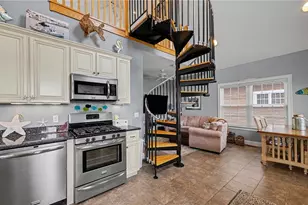 64 Burnside Ave, Narragansett, RI 02882 - Photo 15