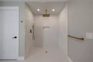 311 Hope Rd, Cranston, RI 02921 - Photo 17