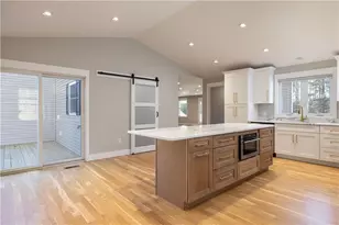 311 Hope Rd, Cranston, RI 02921 - Photo 9