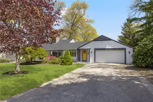 120 Brettonwoods Dr, Cranston, RI 02920 - Photo 3