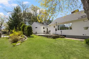120 Brettonwoods Dr, Cranston, RI 02920 - Photo 33