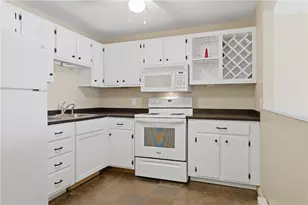 110 Pilgrim Pkwy, Warwick, RI 02888 - Photo 7