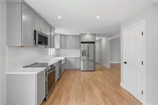 14 Elaine Dr, Hopkinton, RI 02833 - Photo 3