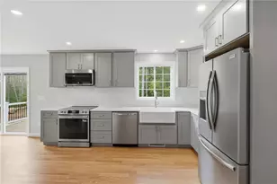 14 Elaine Dr, Hopkinton, RI 02833 - Photo 5