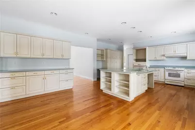 18 Peggy Lane, Portsmouth, RI 02871 - Photo 5