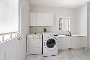 18 Peggy Ln, Portsmouth, RI 02871 - Photo 9