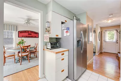 93 Mill Street #B, Newport, RI 02840 - Photo 9