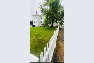 37 Lincoln Avenue, Bristol, RI 02809 - Photo 3