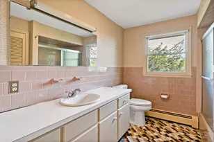 85 Sunset Ave, Providence, RI 02909 - Photo 19