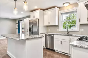 239 Mauran Ave, East Providence, RI 02914 - Photo 7