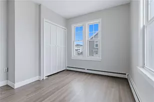 135 Boutwell St, Pawtucket, RI 02860 - Photo 11