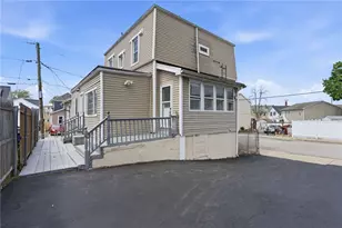 135 Boutwell St, Pawtucket, RI 02860 - Photo 31