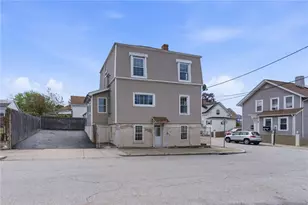 135 Boutwell St, Pawtucket, RI 02860 - Photo 35