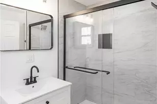 8 Fenner St, Pawtucket, RI 02860 - Photo 13