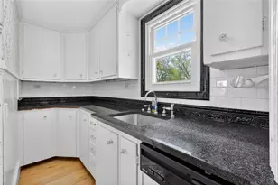 7 Allard St, Warwick, RI 02889 - Photo 17