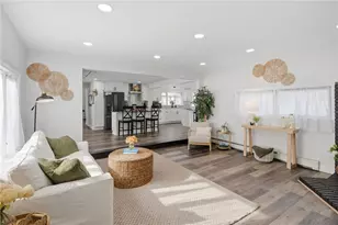 19 Fanning Ln, Smithfield, RI 02828 - Photo 3