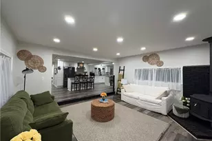 19 Fanning Ln, Smithfield, RI 02828 - Photo 5