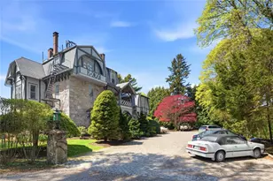 6 Howe Ave, Newport, RI 02840 - Photo 3