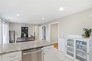 187 Maplewood Dr, East Greenwich, RI 02818 - Photo 9