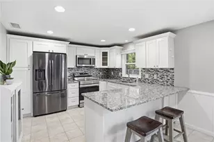 187 Maplewood Dr, East Greenwich, RI 02818 - Photo 3
