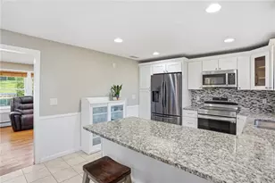 187 Maplewood Dr, East Greenwich, RI 02818 - Photo 7