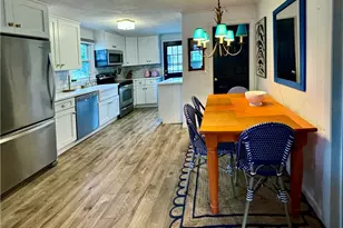 140 Renfrew Ave, Middletown, RI 02842 - Photo 5