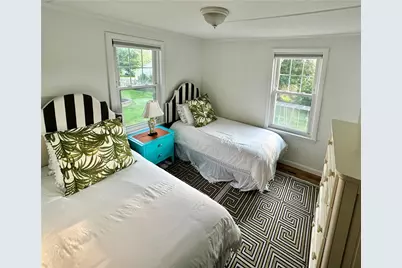 140 Renfrew Avenue, Middletown, RI 02842 - Photo 9