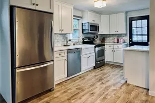 140 Renfrew Ave, Middletown, RI 02842 - Photo 3