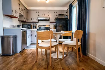 142 Renfrew Avenue, Middletown, RI 02842 - Photo 9