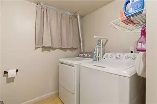 24 Harbor View Rd, Portsmouth, RI 02871 - Photo 37