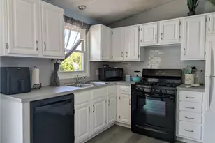 23 Astral St, Warwick, RI 02888 - Photo 5