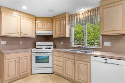 91 Hilton Road, Warwick, RI 02889 - Photo 13