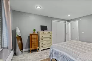 66 Girard Ave, Newport, RI 02840 - Photo 13