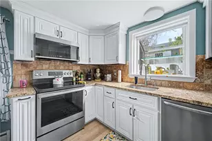 116 Volturno St, North Providence, RI 02904 - Photo 15