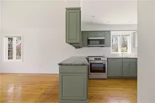 15 Hammersmith Rd, Newport, RI 02840 - Photo 7