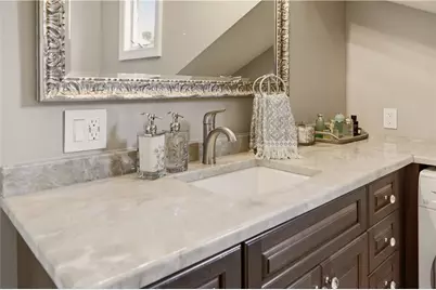 419 Broadway #5, Newport, RI 02840 - Photo 25