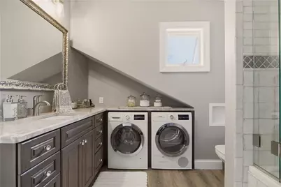 419 Broadway #5, Newport, RI 02840 - Photo 27