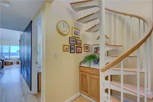 204 Bellevue Ct, Narragansett, RI 02882 - Photo 27