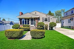 8 Ashby St, Johnston, RI 02919 - Photo 1