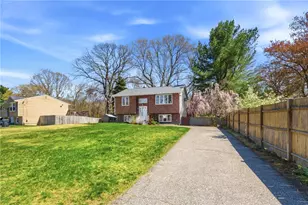 80 Oakside St, Warwick, RI 02889 - Photo 5